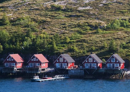 Foto de Small typical houses for angler in Bessaker, Norway - Imagen libre de derechos