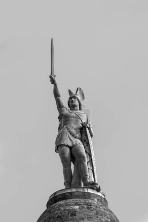 Foto de Historic Statue of Cheruscan Arminius in the Teutoburg Forest near the city of Detmold, Germany. - Imagen libre de derechos