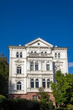 Téléchargez les photos : Wiesbaden, Germany - October 11, 2020: facade of scenic art nouveau villa Sanitas in Wiesbaden, Germany - en image libre de droit