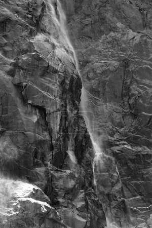 Téléchargez les photos : Le voile nuptial tombe en détail dans le parc national Yosemite - en image libre de droit