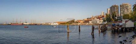 Téléchargez les photos : Vue panoramique sur la zone portuaire avec plage et jetée à San Francisco, États-Unis. - en image libre de droit