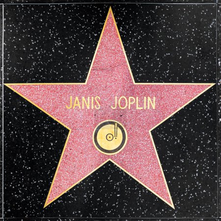 Foto de Los Ángeles, Estados Unidos - 5 de marzo de 2019: Primer plano de Star en el Paseo de la Fama de Hollywood para Janis Joplin. - Imagen libre de derechos