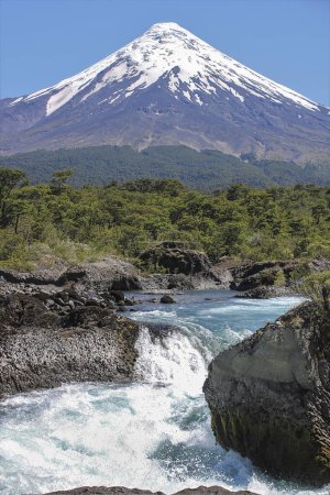 Foto de Volcán Osorno en el lago Llanquihue cerca de Puerto Varas en el sur de Chile - Imagen libre de derechos
