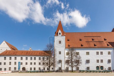 Téléchargez les photos : Nouveau château à Ingolstadt en Bavière, Allemagne - en image libre de droit