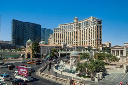 Téléchargez les photos : Las Vegas, 15 juin 2012 : Bellagio sur le Vegas Strip à Las Vegas, Nevada. Cet hôtel de classe mondiale est célèbre pour ses jeux d'eau et de fontaines et le spectacle nocturne. - en image libre de droit