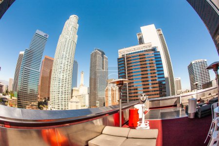 Téléchargez les photos : Los Angeles, États-Unis - 27 juin 2012 : perspective du gratte-ciel du centre-ville de Los Angeles. - en image libre de droit