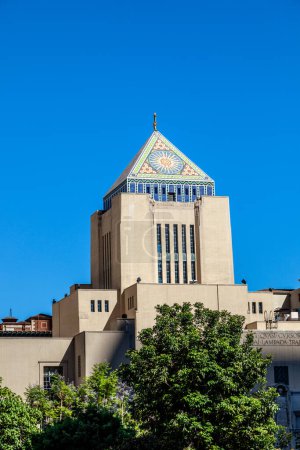 Téléchargez les photos : Perspective de bibliothèque publique historique à Los Angeles, Californie, USA. - en image libre de droit