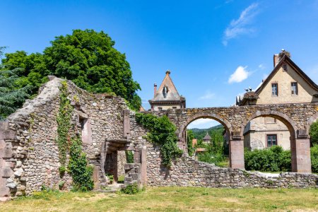 Foto de Ruinas del claustro de la abadía en Munster, Francia - Imagen libre de derechos