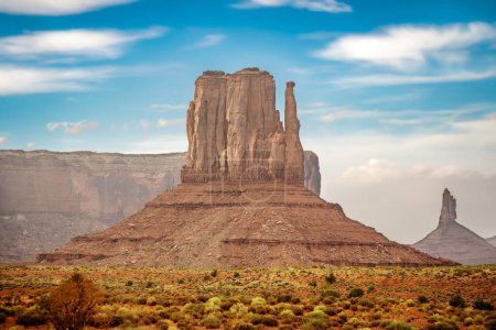 Photo for Im Monument Valley in Arizona, Blick auf die Steinformationen WEst Mittens Butte - Royalty Free Image