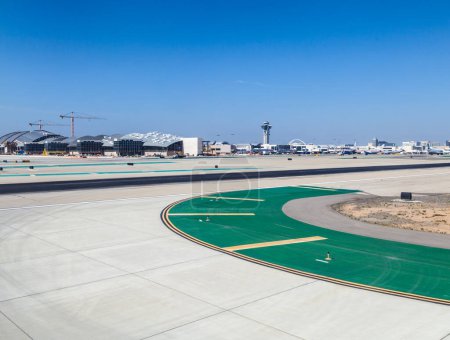 Foto de Losd Angeles, EE.UU. - 9 de junio de 2012: pista con marcas en el aeropuerto de Los Ángeles - Imagen libre de derechos