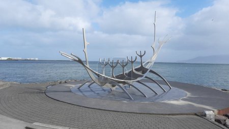 Foto de Escultura del Sol Voyager, el puerto, Reikiavik, Islandia, Regiones Polares - Imagen libre de derechos