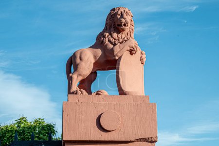 Téléchargez les photos : Lion en grès, symbole de la Hesse en Allemagne - en image libre de droit