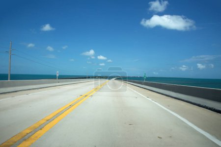 Téléchargez les photos : Pont de 11 milles dans les clés près de Key West, Bahia Honda, Bahia Bay State Park, Florida Keys, Floride, États-Unis - en image libre de droit