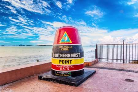 Téléchargez les photos : Marqueur de la pointe sud, Key West, Floride, États-Unis - en image libre de droit