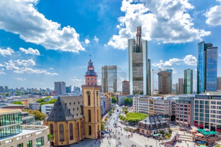Foto de Vista al horizonte de Frankfurt con Hauptwache en Frankfurt - Imagen libre de derechos