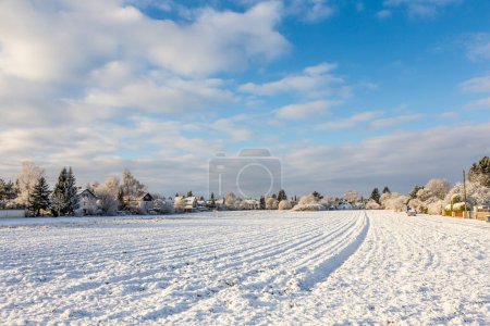 Téléchargez les photos : Paysage hivernal pittoresque à Munich, Allach, Bavière, Allemagne - en image libre de droit