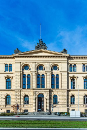 Téléchargez les photos : Berlin Social Court Building with neorenaissance facade - Sozialgericht Berlin - situé à, Invalidenstrasse, Berlin, Allemagne - en image libre de droit