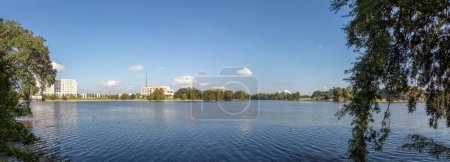 Téléchargez les photos : Vue panoramique sur le lac Capitol le matin à Baton Rouge, Louisiane, USA - en image libre de droit