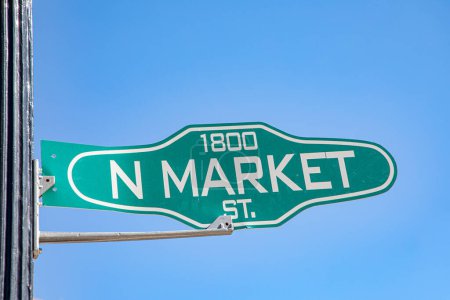 Téléchargez les photos : Street sign N Market dans le quartier historique de Dallas, Texas, USA - en image libre de droit