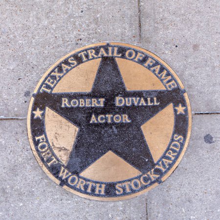 Foto de Fort Worth, Texas - 4 de noviembre de 2023: el sendero de la fama de Texas honra a Robert Duval con un plato en el wolk of fame en Fort Worth Stockyards. - Imagen libre de derechos