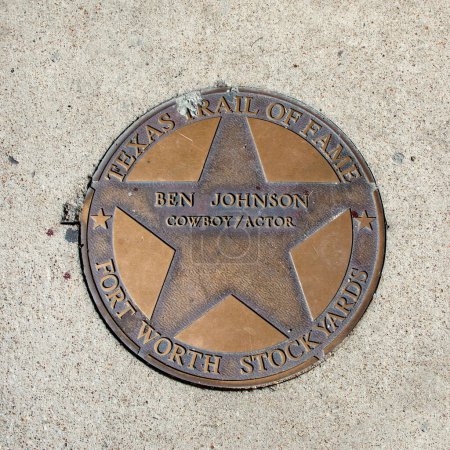Foto de Fort Worth, Texas - 5 de noviembre de 2023: el sendero de la fama de Texas honra a ben Johnson con un plato a pie de fama en Fort Worth. - Imagen libre de derechos