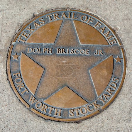 Foto de Fort Worth, Texas - 5 de noviembre de 2023: el sendero de la fama de Texas honra a Dolph Briscoe con un plato a pie de fama en Fort Worth. - Imagen libre de derechos
