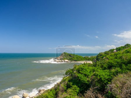 Téléchargez les photos : Vue sur l'océan dans le parc naturel national Tayrona, Santa Marta, Colombie - en image libre de droit