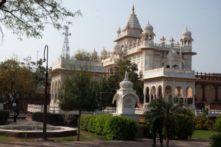 Jodhpur, Indien - 14. Februar 2024: Das berühmte Jaswant Thada Mausoleum in Jodhpur, Rajasthan, Indien.