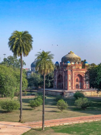 Téléchargez les photos : Tombeau de Humayun à New Delhi, Inde sans touristes - en image libre de droit