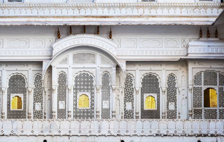 Reich dekorierte Außenseite des Lalgarh Palace, Bikaner, Rajasthan, Indien, Asien