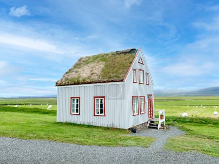 Gilsstofa Büros Informationen im Glaumbaer Volkskundemuseum, ein Holzhaus aus dem 19. Jahrhundert repräsentiert die Art von Gebäude in Varmahlio, Island