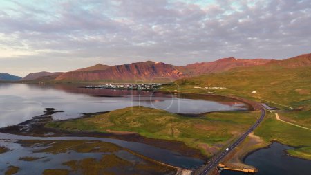 Téléchargez les photos : Vue aérienne du paysage islandais. Islande Images du drone - en image libre de droit
