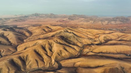 Téléchargez les photos : Vue aérienne des montagnes Mirador Astronomico de Sicasumbre. Île de Fuerteventura. Espagne - en image libre de droit