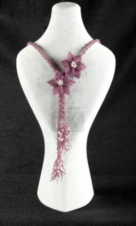 Halskette für Frauen aus bunten Perlen
