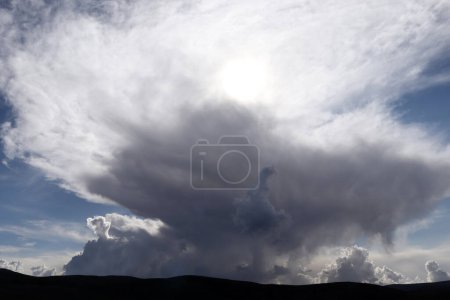 Foto de Dramático cielo nublado como fondo. - Imagen libre de derechos