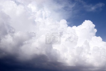 Foto de Dramático cielo nublado como fondo. - Imagen libre de derechos