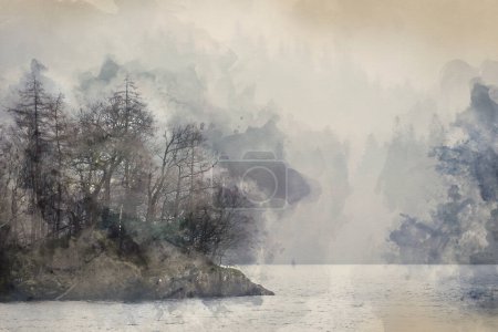 Téléchargez les photos : Aquarelle numérique de Beau paysage calme et paisible d'hiver au-dessus de Thirlmere dans le Lake District avec brouillard et couches d'arbres visibles au loin - en image libre de droit