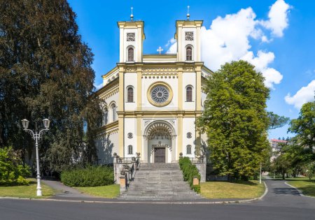 Foto de Iglesia de la Asunción de Nuestra Señora en la ciudad balnearia checa Marianske Lazne - Imagen libre de derechos