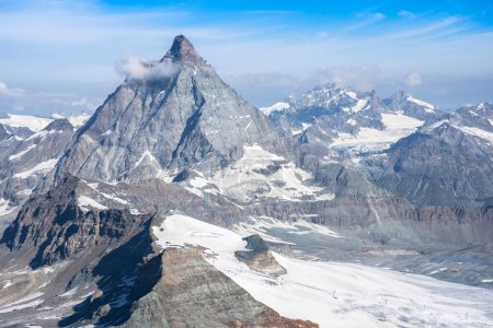 Téléchargez les photos : Beautiful alpine panorama view from Matterhorn, Switzerland - en image libre de droit