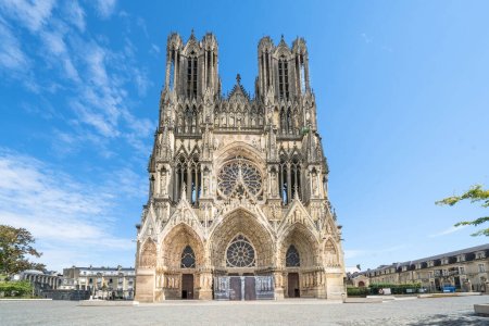 Foto de Antigua catedral gótica de Reims, Francia - Imagen libre de derechos