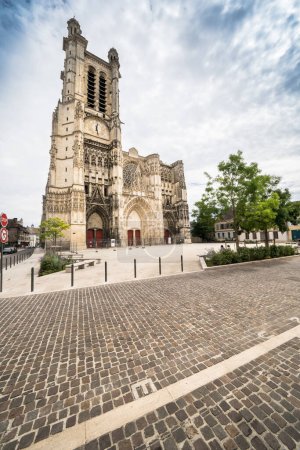 Photo for Cathedrale Saint-Pierre-et-Saint-Paul de Troyes, France - Royalty Free Image