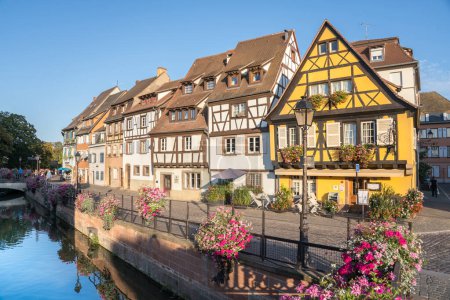 Téléchargez les photos : Colorful half-timbered houses in Colmar, Alsace, France - en image libre de droit