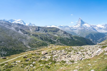 Téléchargez les photos : Paysage alpin mit famous Matterhorn peak, Zermatt, Suisse - en image libre de droit