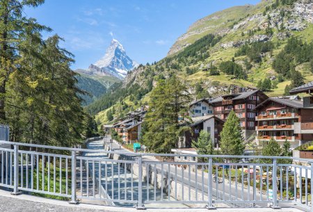 Téléchargez les photos : Paysage alpin mit famous Matterhorn peak, Zermatt, Suisse - en image libre de droit