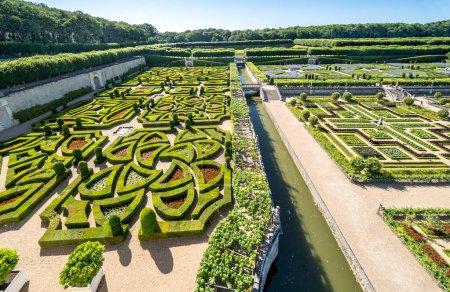 Foto de Jardín del famoso castillo medieval Chateau Villandry, Francia - Imagen libre de derechos