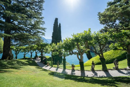 Foto de Vista panorámica del mundialmente famoso Lago de Como, Italia - Imagen libre de derechos