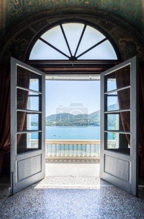 Foto de Famosa Villa Carlotta en el Lago de Como, Italia - Imagen libre de derechos