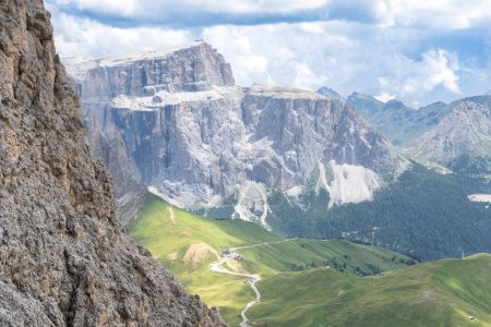Célèbre massif du groupe Sella en été, Tyrol du Sud, Italie