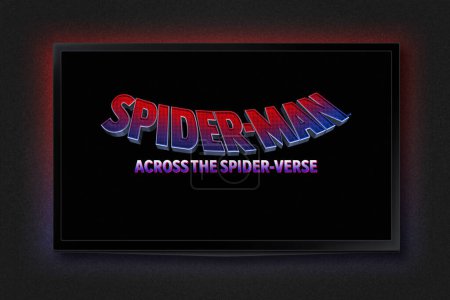 Téléchargez les photos : Spider-Man Across the Spider-Verse film sur l'écran de télévision. Moscou, Russie - mai 2023. - en image libre de droit