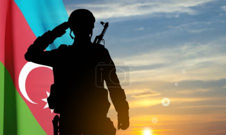 Ilustración de Silueta de un soldado con bandera de Azerbaiyán contra la puesta del sol. EPS10 vector - Imagen libre de derechos